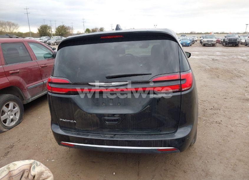 Photo 17 of 2023 Chrysler Pacifica TOURING L (VIN 2C4RC1BG4PR625354)