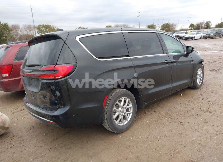 Photo 4 of 2023 Chrysler Pacifica TOURING L (VIN 2C4RC1BG4PR625354)