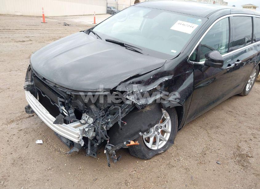 Photo 6 of 2023 Chrysler Pacifica TOURING L (VIN 2C4RC1BG4PR625354)