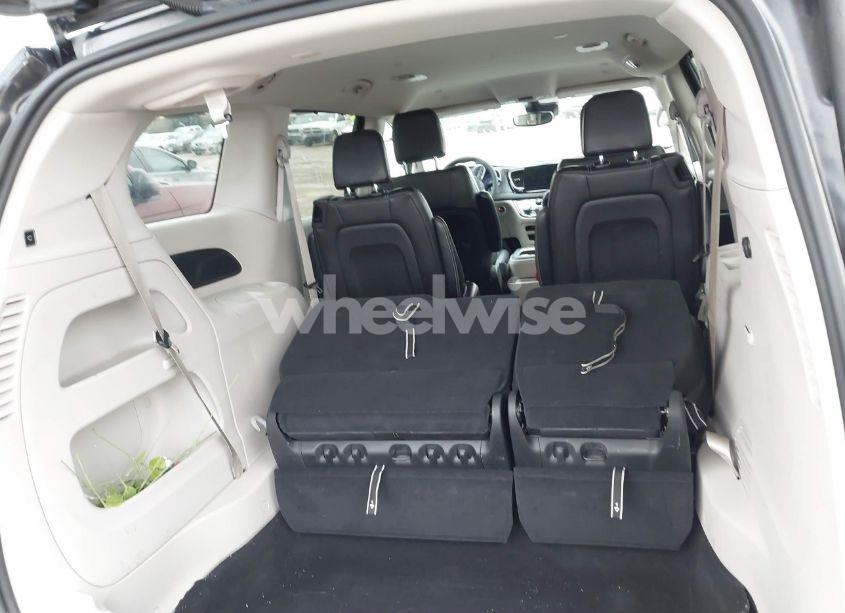 Photo 8 of 2023 Chrysler Pacifica TOURING L (VIN 2C4RC1BG4PR625354)