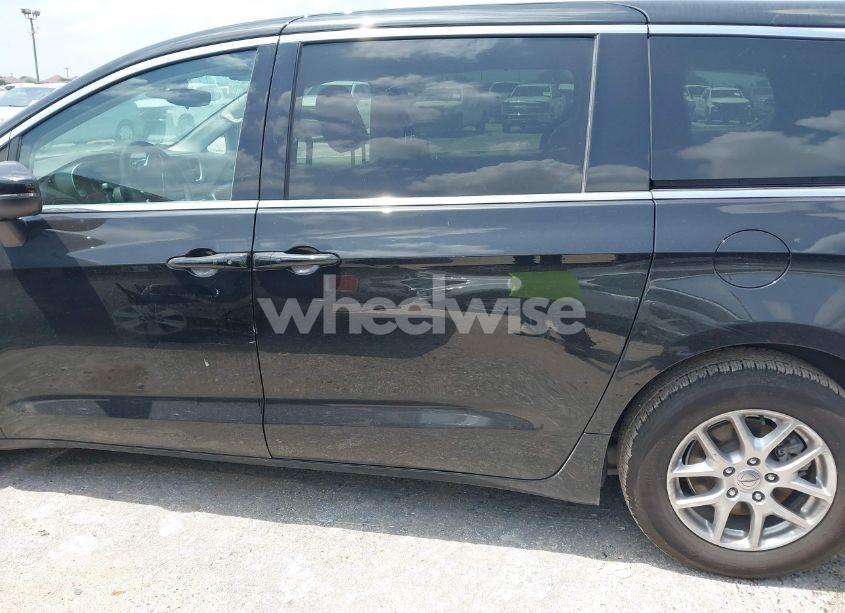 Photo 14 of 2023 Chrysler Pacifica TOURING L (VIN 2C4RC1BG4PR628092)