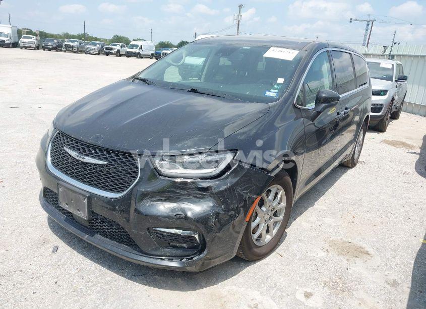 Photo 2 of 2023 Chrysler Pacifica TOURING L (VIN 2C4RC1BG4PR628092)
