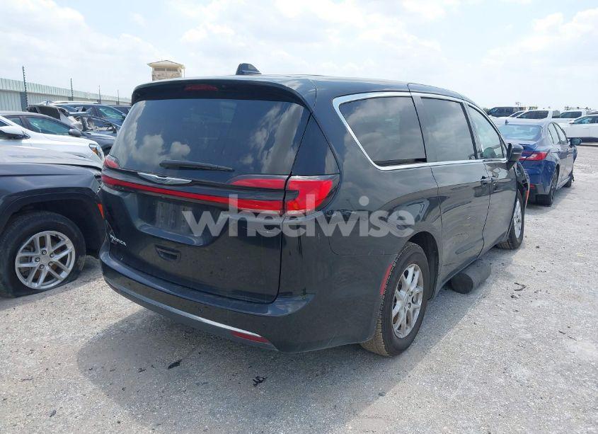 Photo 4 of 2023 Chrysler Pacifica TOURING L (VIN 2C4RC1BG4PR628092)