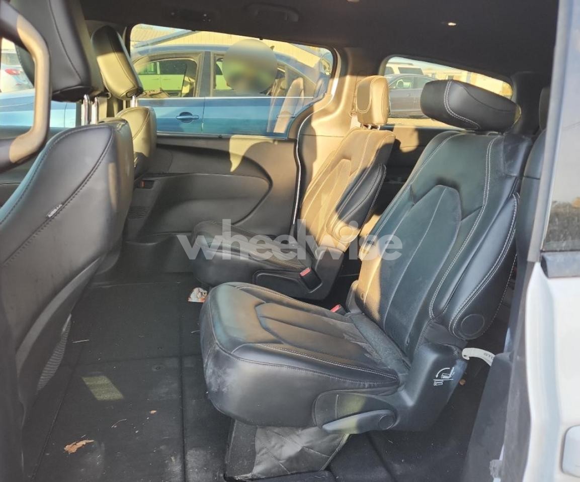 Photo 11 of 2024 CHRYSLER PACIFICA TOURING L (VIN 2C4RC1BG4RR111264)