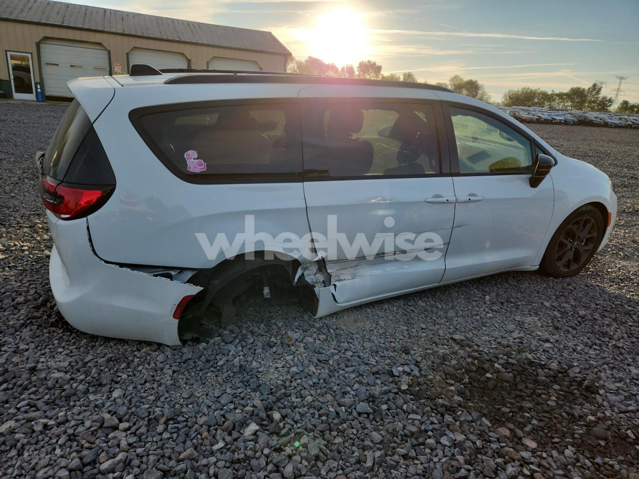 Photo 3 of 2024 CHRYSLER PACIFICA TOURING L (VIN 2C4RC1BG4RR111264)