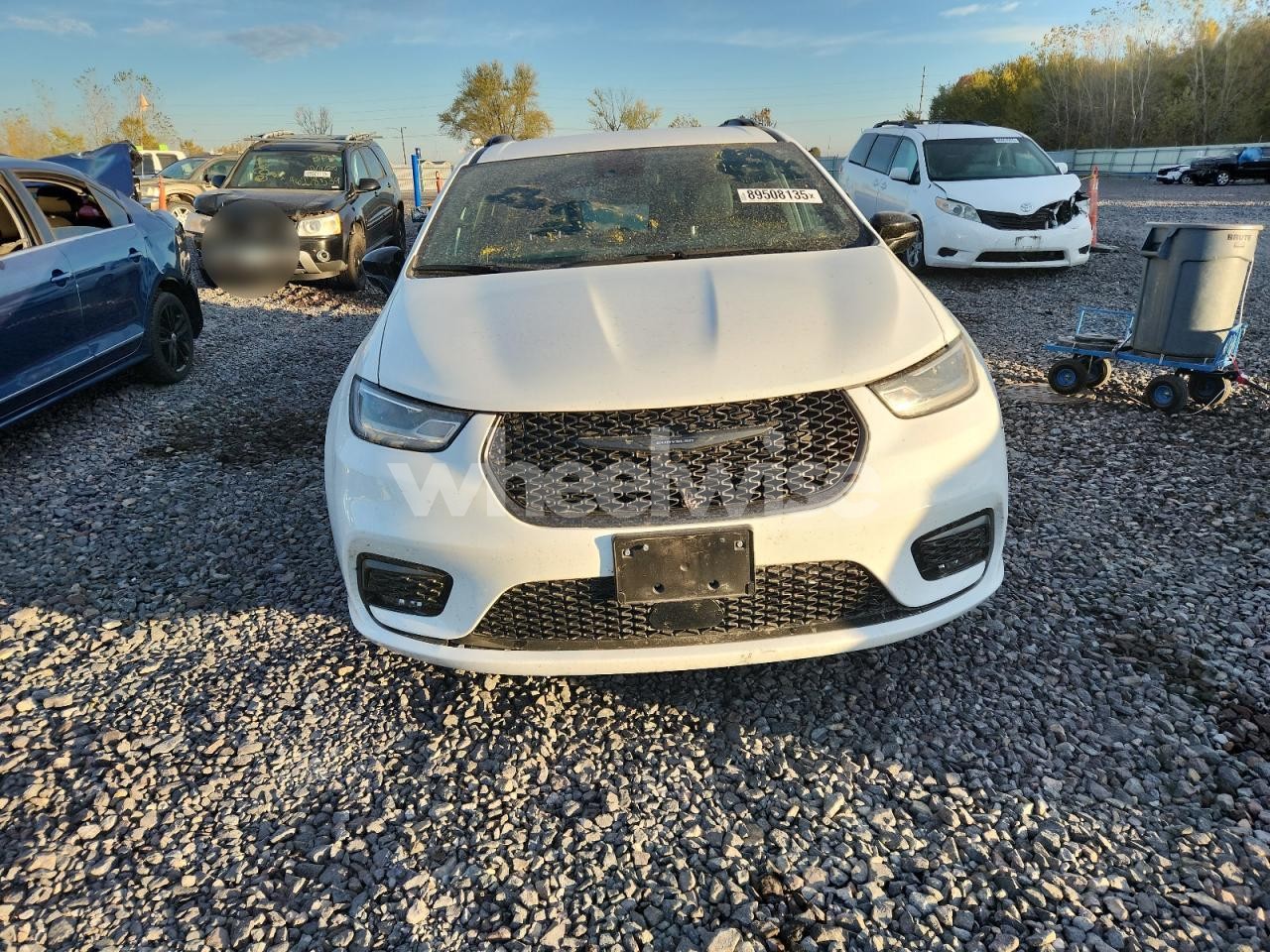 Photo 5 of 2024 CHRYSLER PACIFICA TOURING L (VIN 2C4RC1BG4RR111264)