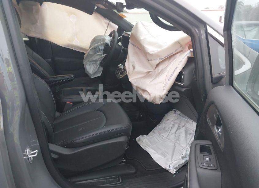 Photo 5 of 2025 Chrysler Pacifica SELECT (VIN 2C4RC1BG4SR532455)