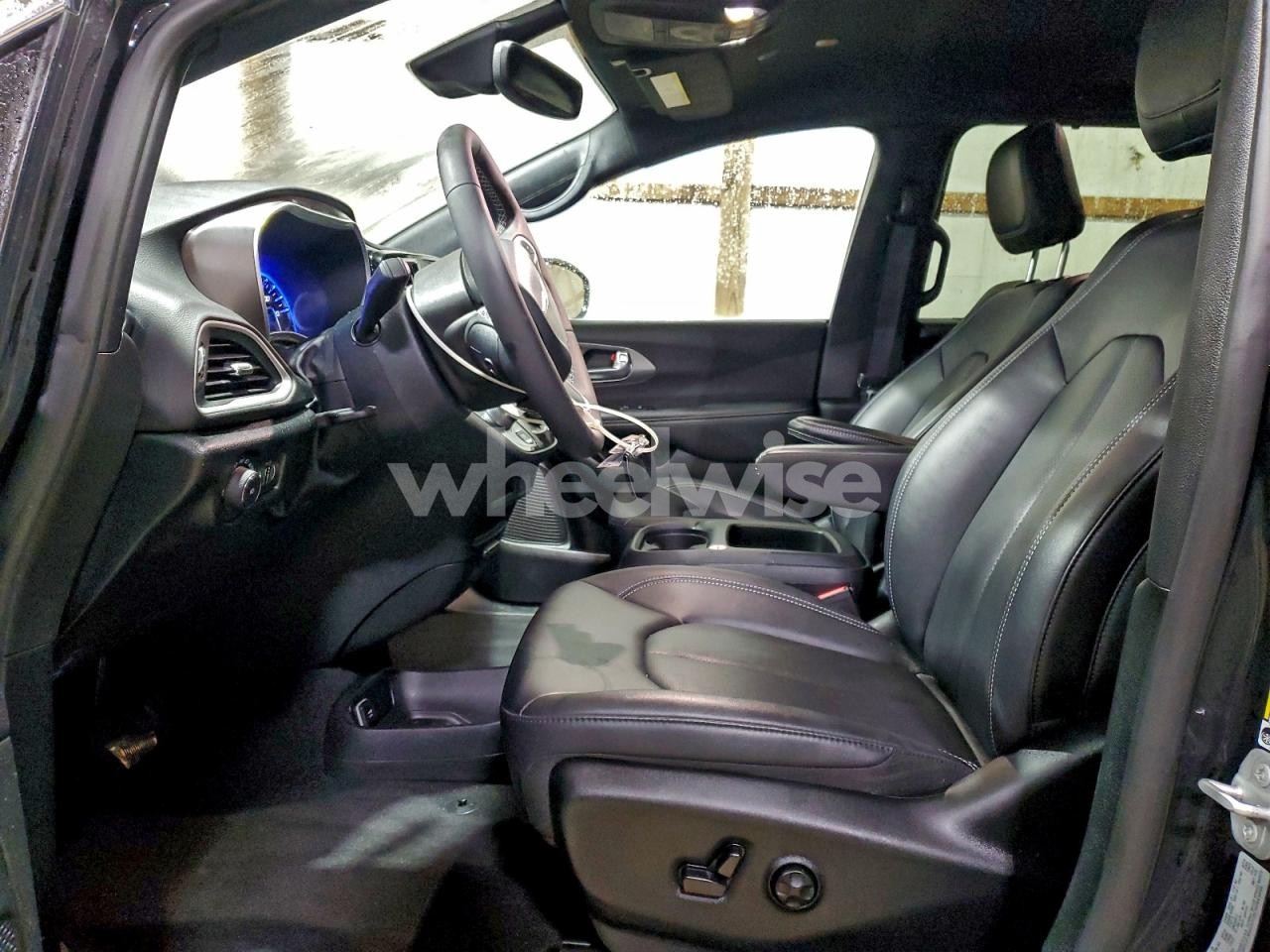 Photo 7 of 2025 CHRYSLER PACIFICA SELECT (VIN 2C4RC1BG4SR581333)