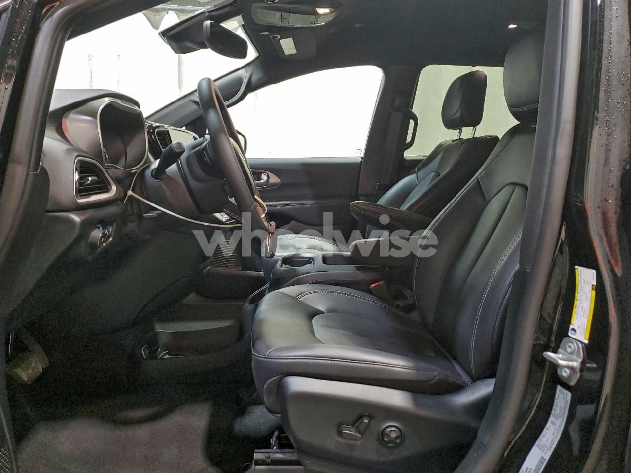 Photo 7 of 2025 CHRYSLER PACIFICA SELECT (VIN 2C4RC1BG4SR585849)