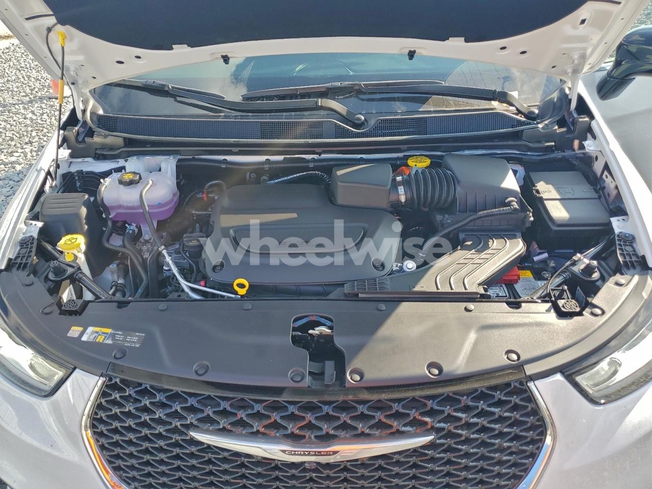 Photo 12 of 2026 CHRYSLER PACIFICA SELECT (VIN 2C4RC1BG4TR191933)