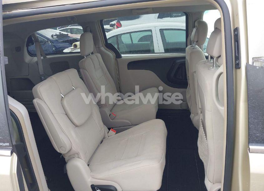 Photo 8 of 2012 Chrysler Town & COUNTRY TOURING (VIN 2C4RC1BG5CR117985)