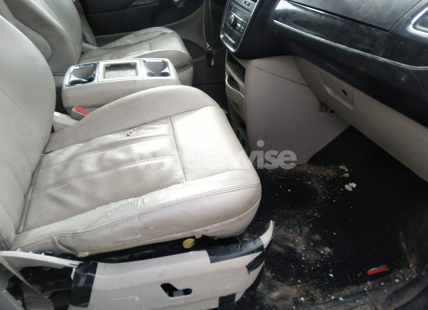 Photo 5 of 2012 Chrysler Town & COUNTRY TOURING (VIN 2C4RC1BG5CR187888)