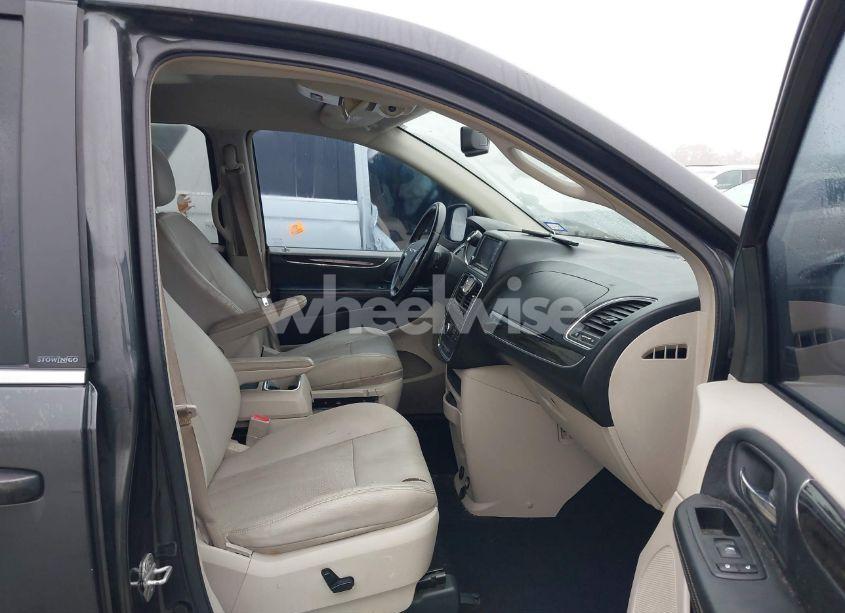 Photo 5 of 2012 Chrysler Town & COUNTRY TOURING (VIN 2C4RC1BG5CR188023)