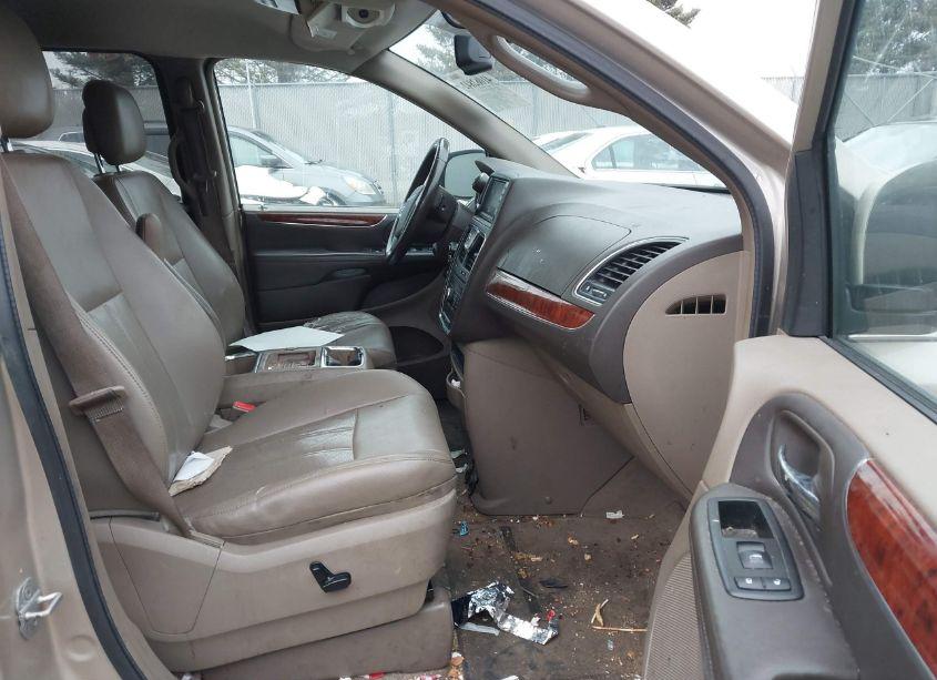 Photo 5 of 2012 Chrysler Town & COUNTRY TOURING (VIN 2C4RC1BG5CR237320)