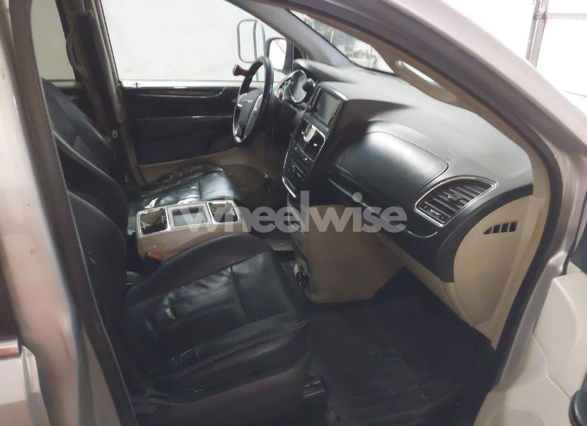 Photo 5 of 2012 Chrysler Town & COUNTRY TOURING (VIN 2C4RC1BG5CR312663)