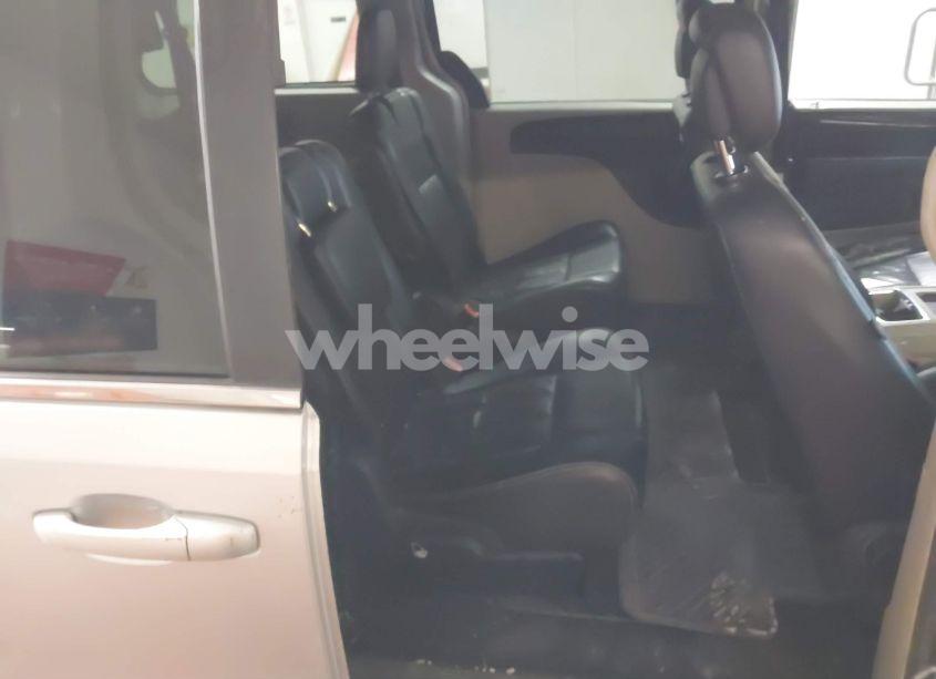 Photo 8 of 2012 Chrysler Town & COUNTRY TOURING (VIN 2C4RC1BG5CR312663)