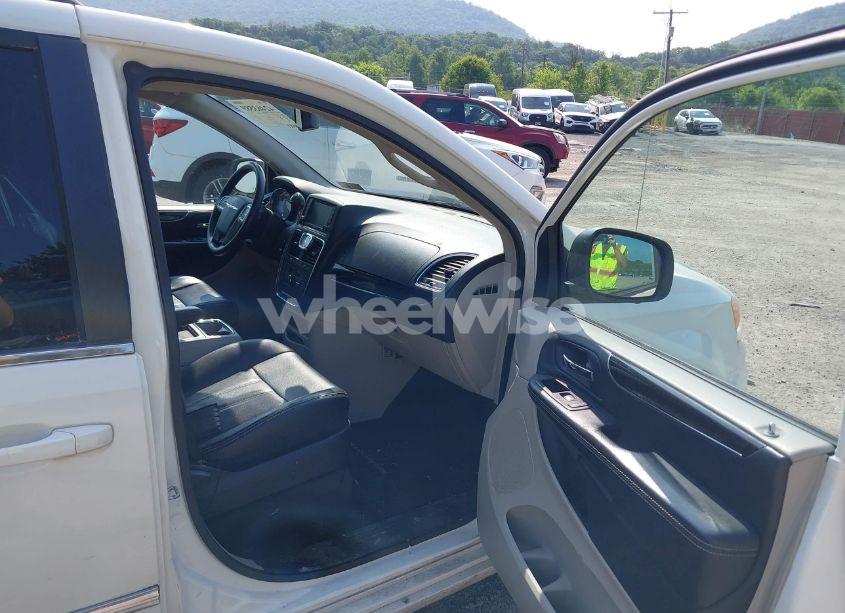 Photo 5 of 2012 Chrysler Town & COUNTRY TOURING (VIN 2C4RC1BG5CR320553)