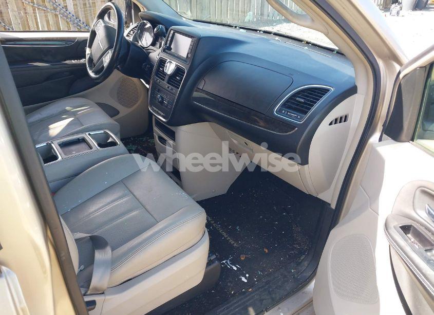 Photo 5 of 2012 Chrysler Town & COUNTRY TOURING (VIN 2C4RC1BG5CR320973)