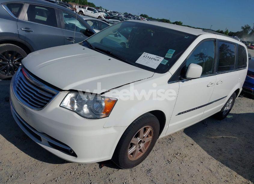 Photo 2 of 2013 Chrysler Town & COUNTRY TOURING (VIN 2C4RC1BG5DR503355)