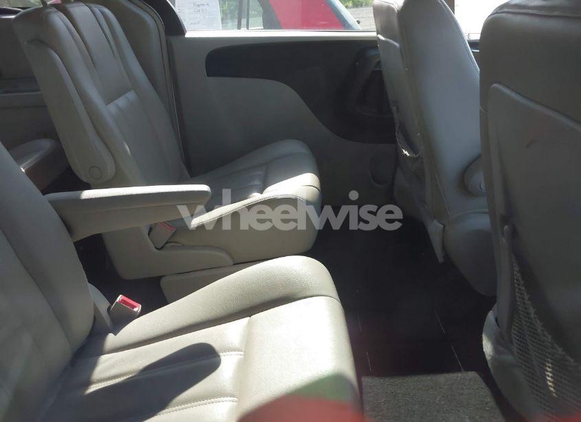 Photo 8 of 2013 Chrysler Town & COUNTRY TOURING (VIN 2C4RC1BG5DR503355)