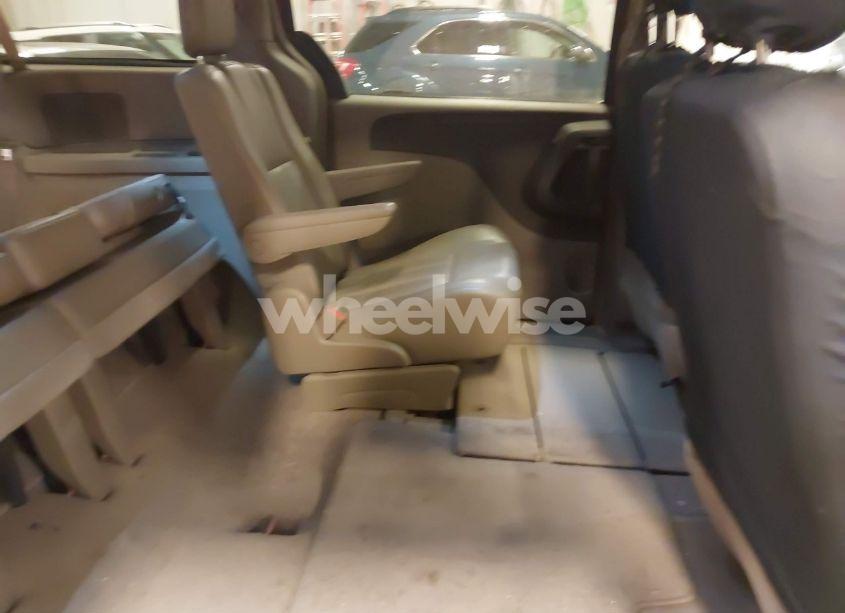 Photo 8 of 2013 Chrysler Town & COUNTRY TOURING (VIN 2C4RC1BG5DR510578)