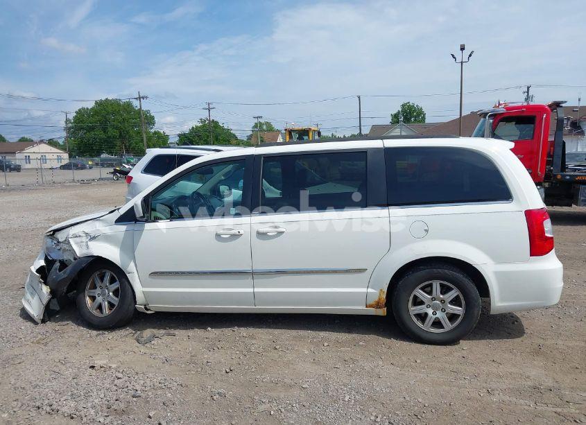 Photo 13 of 2013 Chrysler Town & COUNTRY TOURING (VIN 2C4RC1BG5DR577049)