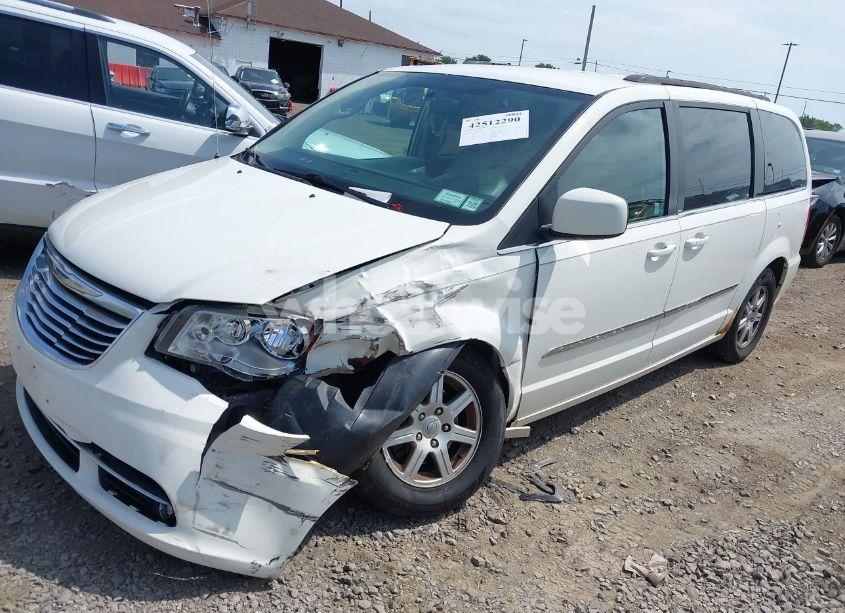 Photo 2 of 2013 Chrysler Town & COUNTRY TOURING (VIN 2C4RC1BG5DR577049)