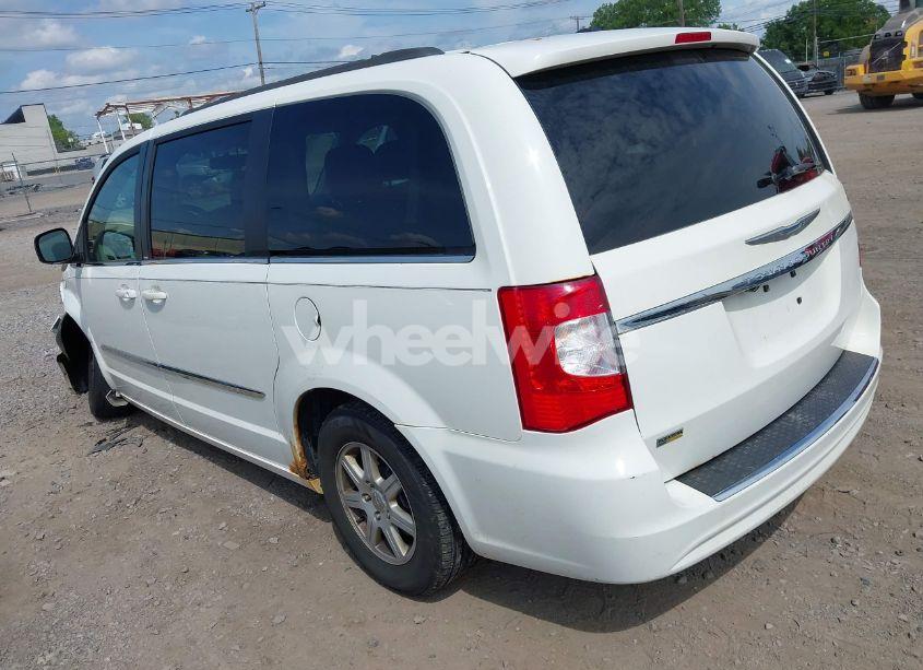 Photo 3 of 2013 Chrysler Town & COUNTRY TOURING (VIN 2C4RC1BG5DR577049)