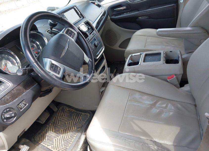 Photo 5 of 2013 Chrysler Town & COUNTRY TOURING (VIN 2C4RC1BG5DR577049)