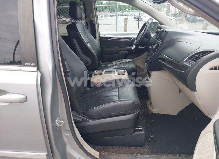 Photo 5 of 2013 Chrysler Town & COUNTRY TOURING (VIN 2C4RC1BG5DR674901)