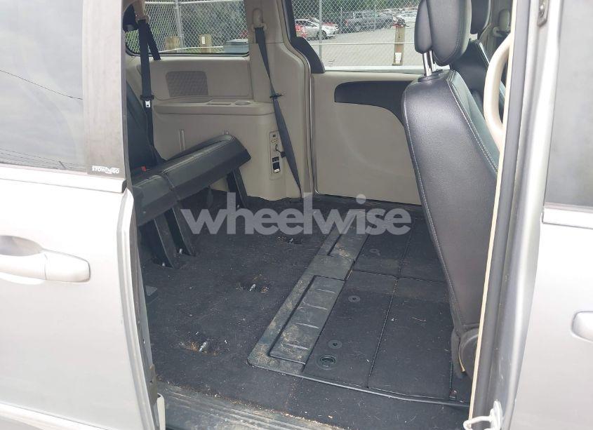 Photo 8 of 2013 Chrysler Town & COUNTRY TOURING (VIN 2C4RC1BG5DR674901)