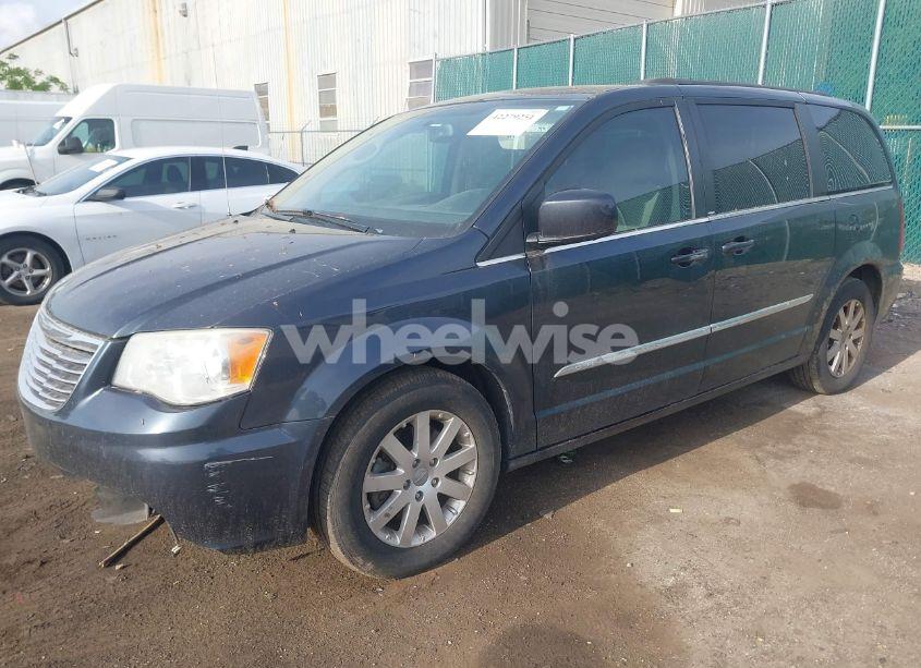 Photo 2 of 2013 Chrysler Town & COUNTRY TOURING (VIN 2C4RC1BG5DR690161)