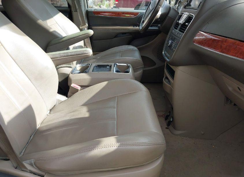 Photo 5 of 2013 Chrysler Town & COUNTRY TOURING (VIN 2C4RC1BG5DR721408)