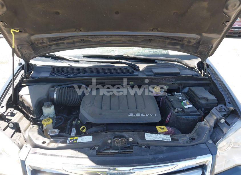 Photo 10 of 2013 Chrysler Town & COUNTRY TOURING (VIN 2C4RC1BG5DR734451)