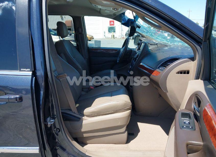 Photo 5 of 2013 Chrysler Town & COUNTRY TOURING (VIN 2C4RC1BG5DR734451)
