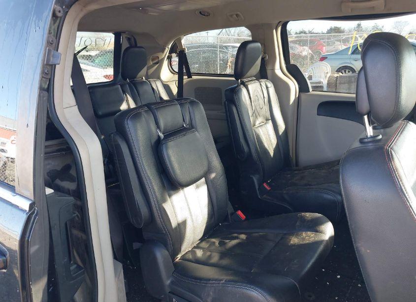 Photo 8 of 2013 Chrysler Town & COUNTRY TOURING (VIN 2C4RC1BG5DR737477)