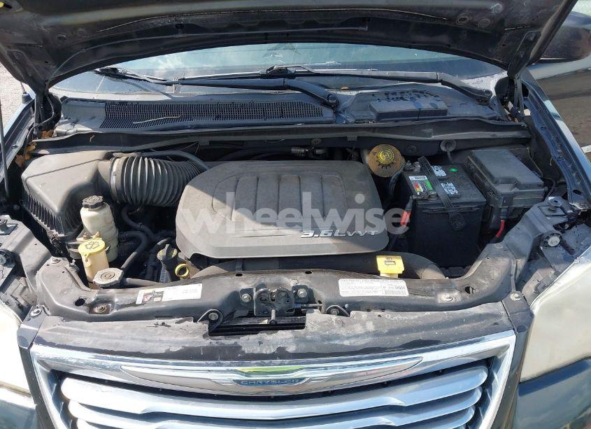Photo 10 of 2013 Chrysler Town & COUNTRY TOURING (VIN 2C4RC1BG5DR742792)