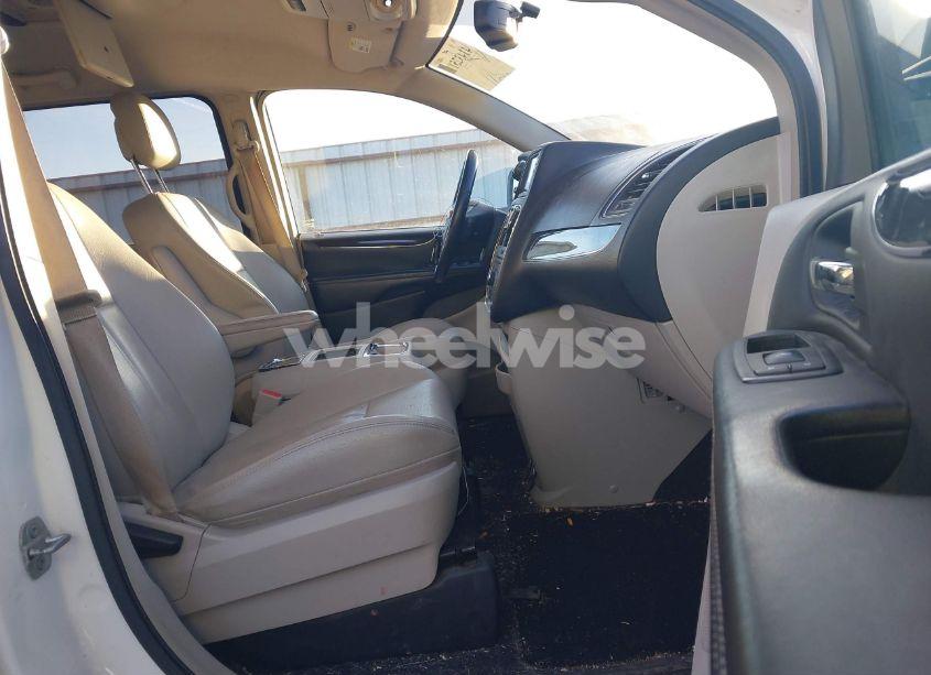 Photo 5 of 2013 Chrysler Town & COUNTRY TOURING (VIN 2C4RC1BG5DR777008)