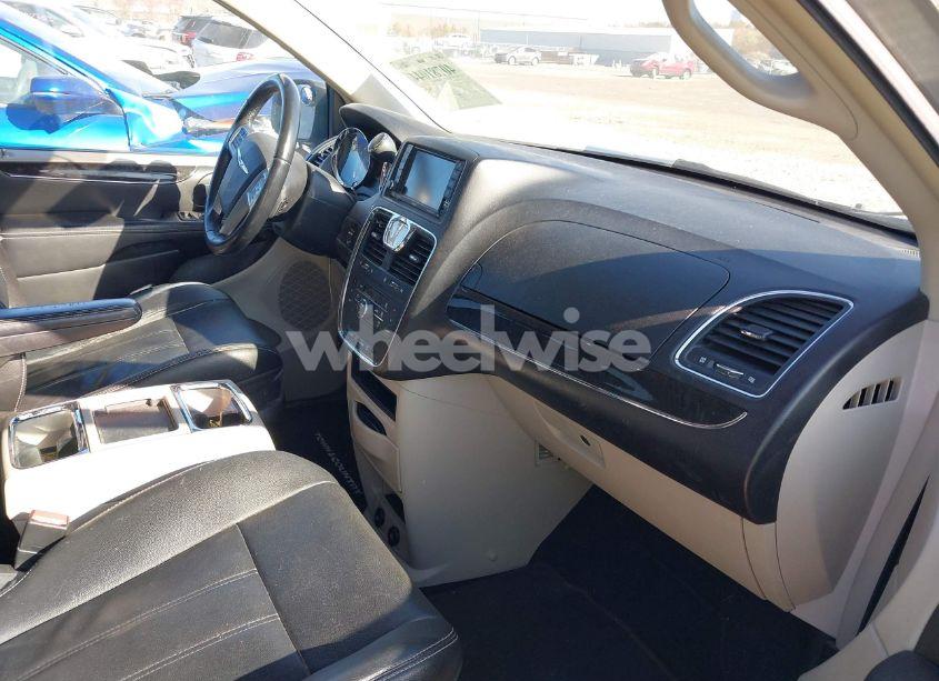 Photo 5 of 2013 Chrysler Town & COUNTRY TOURING (VIN 2C4RC1BG5DR821170)