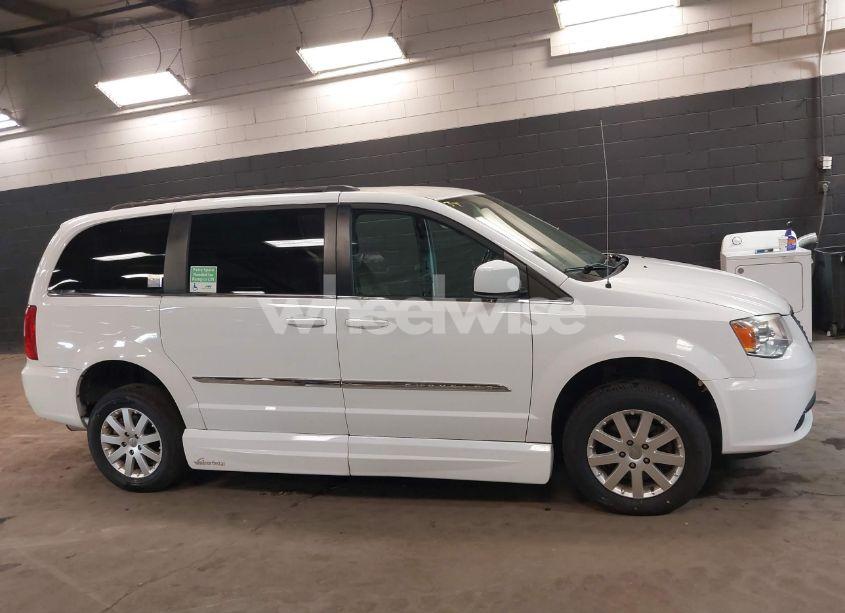 Photo 14 of 2014 Chrysler Town & COUNTRY TOURING (VIN 2C4RC1BG5ER133008)