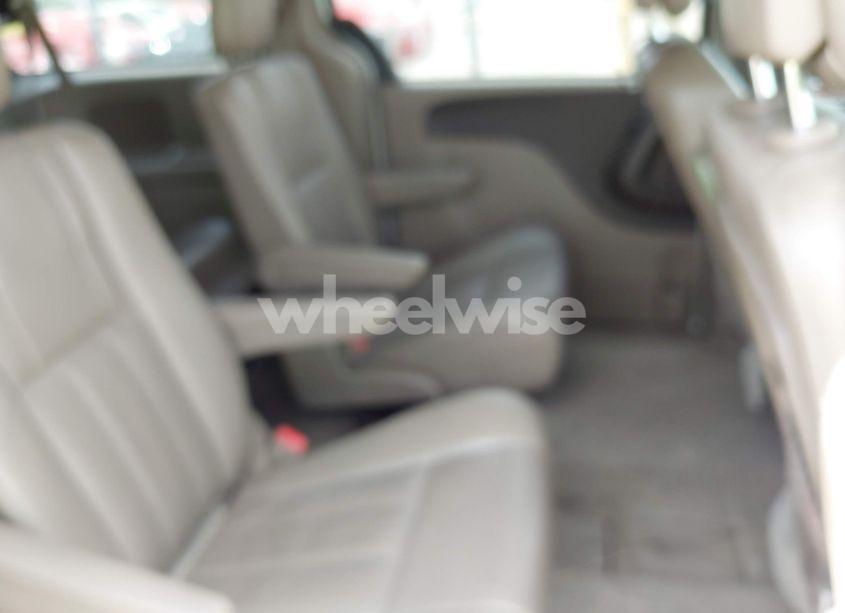 Photo 8 of 2014 Chrysler Town & COUNTRY TOURING (VIN 2C4RC1BG5ER216552)