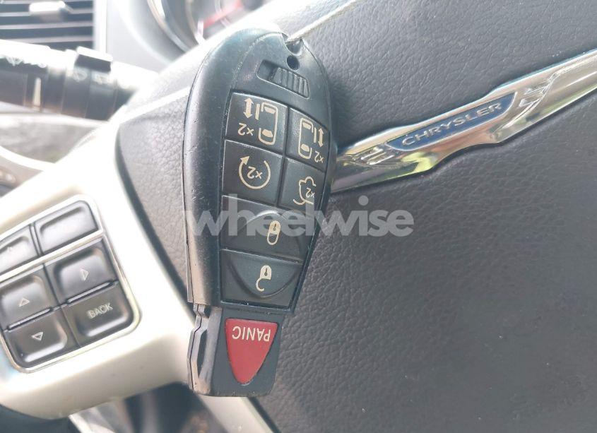 Photo 11 of 2014 Chrysler Town & COUNTRY TOURING (VIN 2C4RC1BG5ER249731)