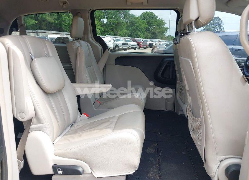Photo 8 of 2014 Chrysler Town & COUNTRY TOURING (VIN 2C4RC1BG5ER249731)