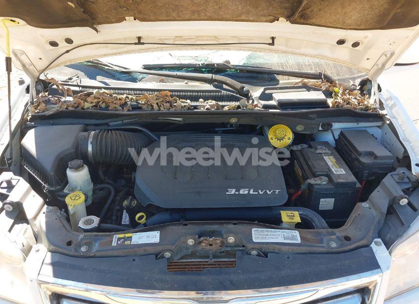 Photo 10 of 2014 Chrysler Town & COUNTRY TOURING (VIN 2C4RC1BG5ER256257)