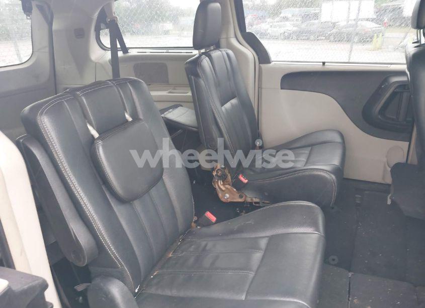 Photo 8 of 2014 Chrysler Town & COUNTRY TOURING (VIN 2C4RC1BG5ER304467)