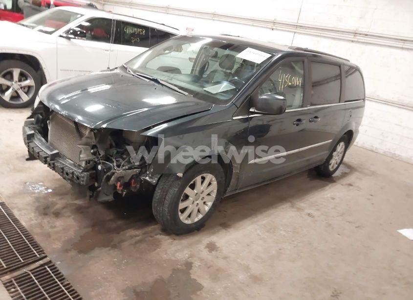 Photo 2 of 2014 Chrysler Town & COUNTRY TOURING (VIN 2C4RC1BG5ER325321)