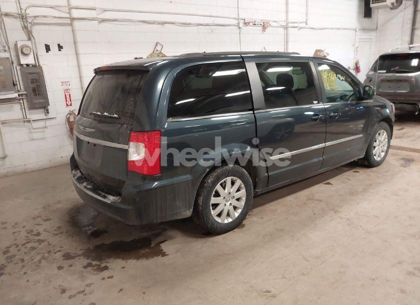 Photo 4 of 2014 Chrysler Town & COUNTRY TOURING (VIN 2C4RC1BG5ER325321)