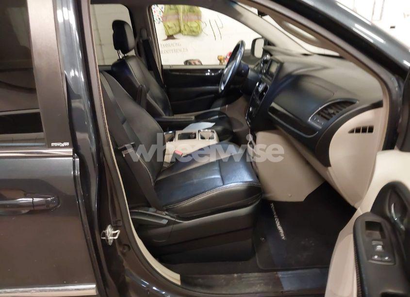 Photo 5 of 2014 Chrysler Town & COUNTRY TOURING (VIN 2C4RC1BG5ER325321)