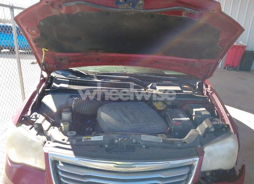 Photo 10 of 2014 Chrysler Town & COUNTRY TOURING (VIN 2C4RC1BG5ER343222)