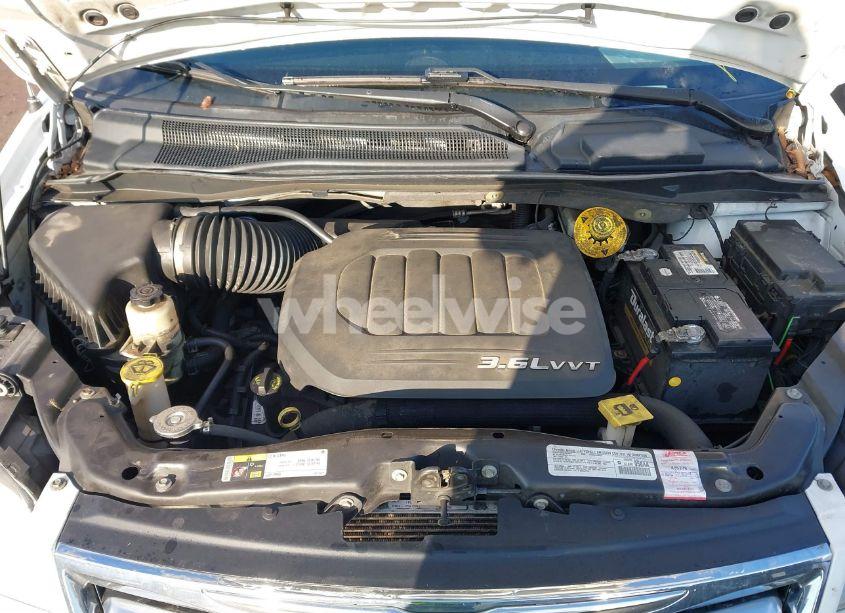 Photo 10 of 2014 Chrysler Town & COUNTRY TOURING (VIN 2C4RC1BG5ER343804)